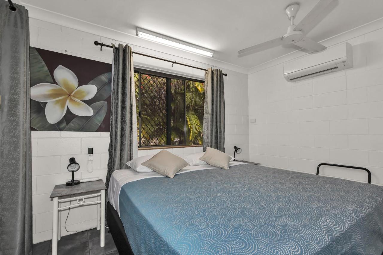 Apartment Balgal Units Rollingstone